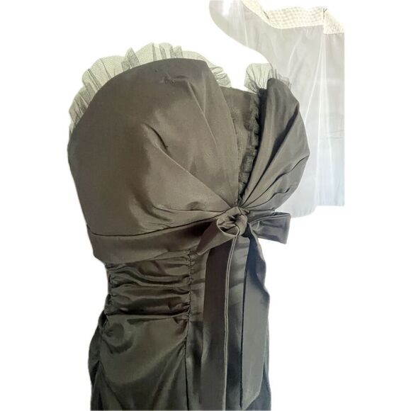 Y2K Vintage Cache Prom Dress with Bow and Ruching Size 4 - Picture 3 of 5